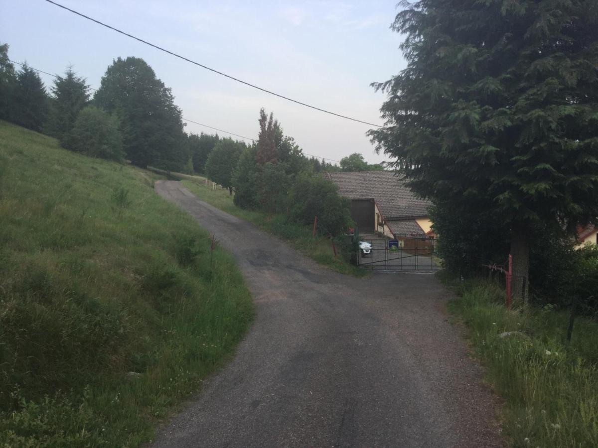 La Ferme De La-Haut B&B Le Haut-du-Them Kültér fotó